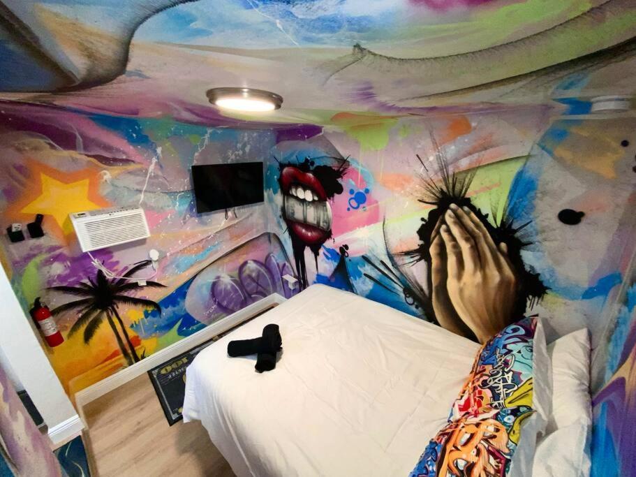 Cozy & Colorful Miami Art Canvas W/Hottub & Murals Zewnętrze zdjęcie